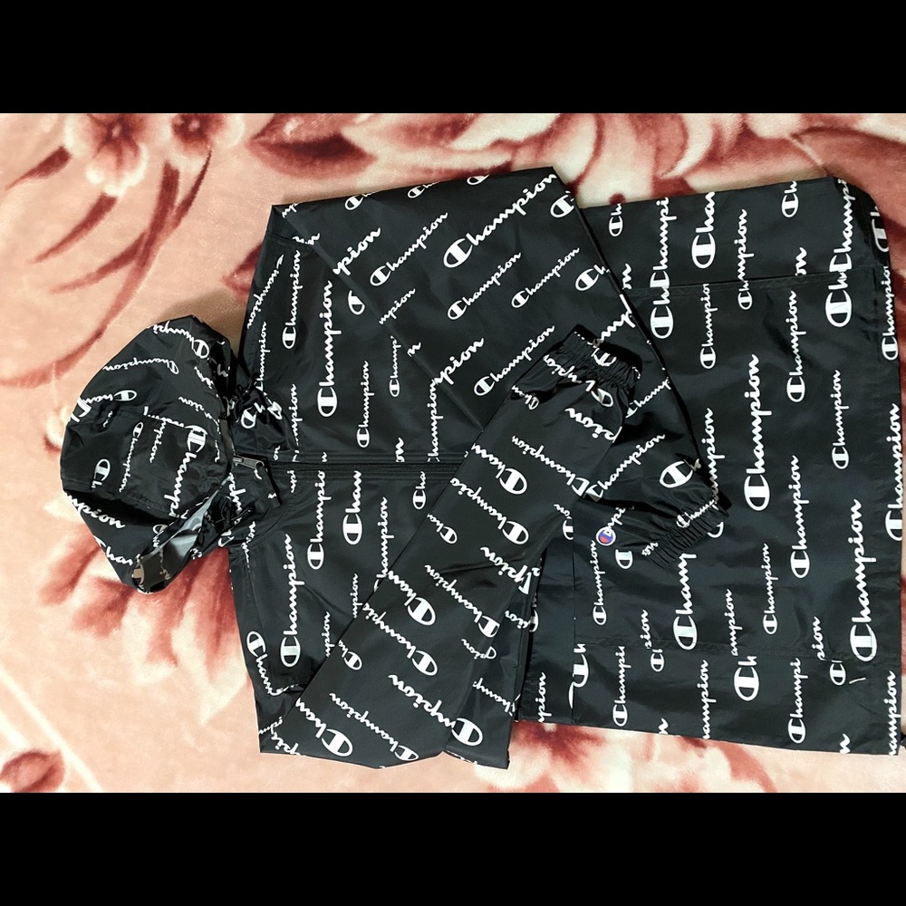 Brand new champion wind breaker (small)